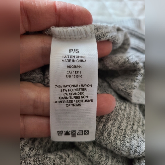 GARAGE RIBBED | CROP TURTLENECK | SIZE P/S - Picture 5 of 14